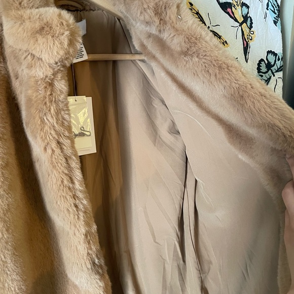 NWT!! Magaschoni Women Camel Faux Fur Coat size S - Picture 13 of 14